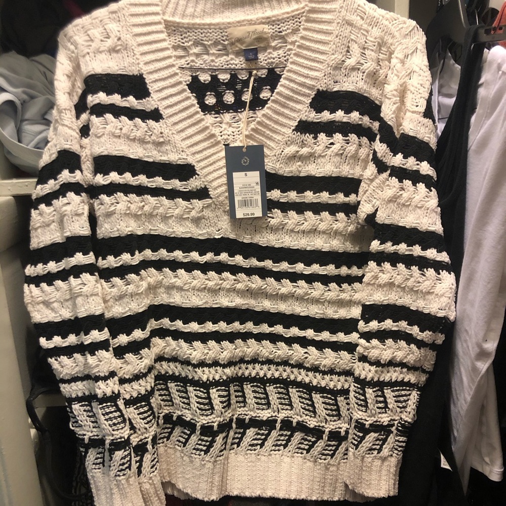 V neck sweater
